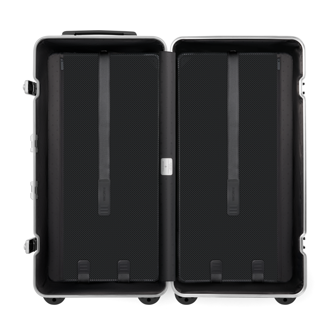 RIMOWA Hybrid Trunk Plus Black close-up